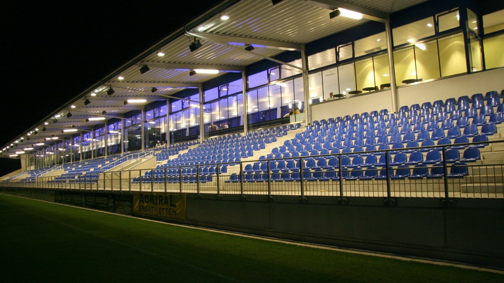Sitzplätze im Fußballstadion